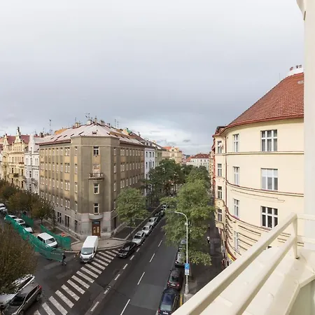 Friendly In Prag